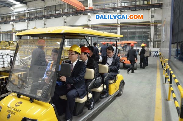 臨朐縣長劉裕斌進入華昌鋁廠生產基地