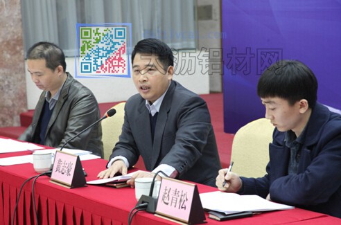 佛山市委常委、常務(wù)副市長黃志豪與采訪團(tuán)交流
