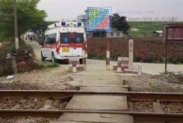 19歲少女在佛山獅山一景點自拍時被火車撞亡120急救