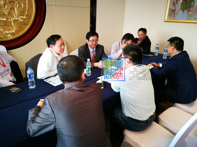 企業代表與專家互動交流，探討鋁加工技術問題