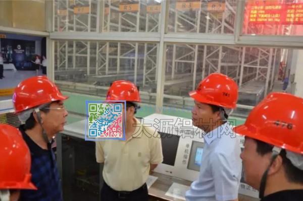 中國有色金屬工業(yè)協(xié)會陳全訓(xùn)會長參觀華昌自動化倉庫
