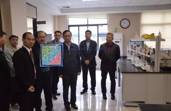 行業(yè)專家參觀鋁型材質量檢測實驗試