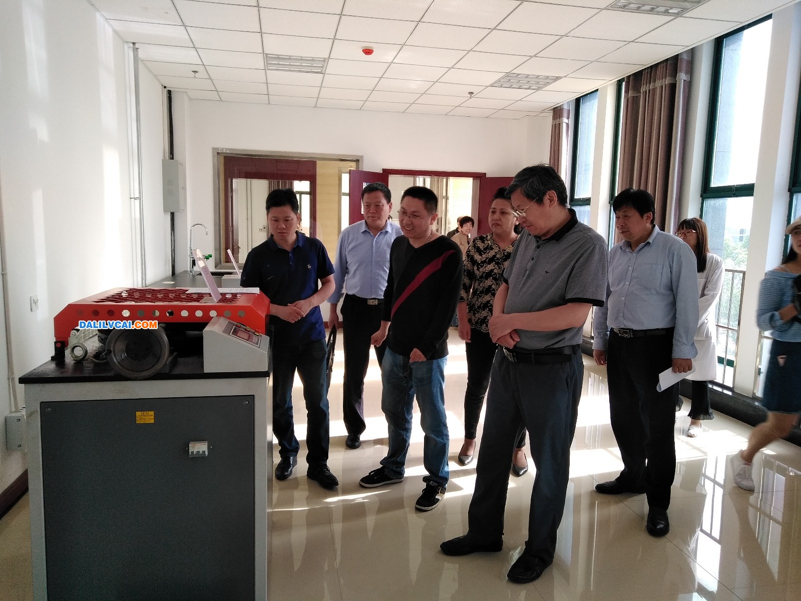 河南省質監局專家組對河南省鋁材質量監督檢驗中心現場考核驗收