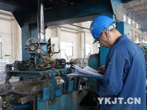 科澳鋁業員工開展安全夜查現場