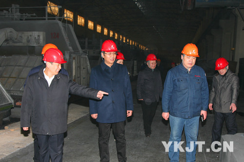 兗礦集團董事岳寶德到電鋁公司車間參觀調研