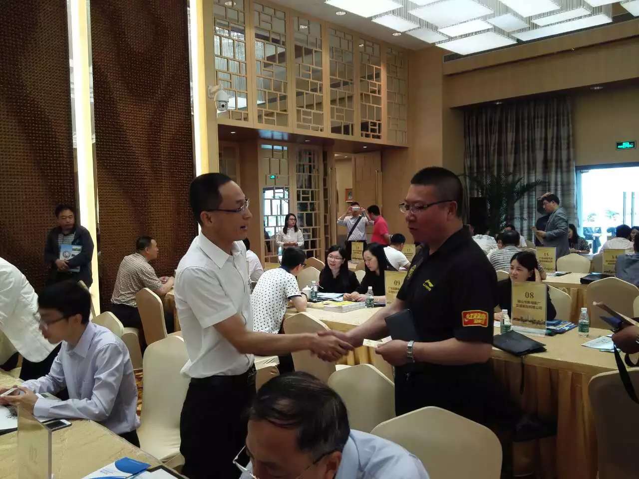 華昌鋁業領導接見各單位領導
