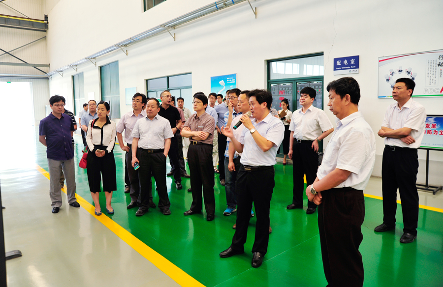 煙臺政協副主席許前東一行蒞考察叢林鋁業