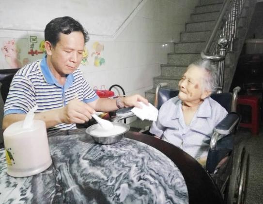李銳添用實際行動詮釋了“孝”與“義”