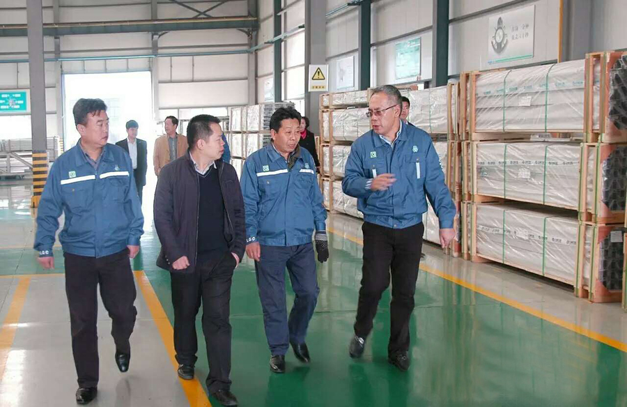 叢林集團邀請大國工匠盧仁峰先生參觀指導