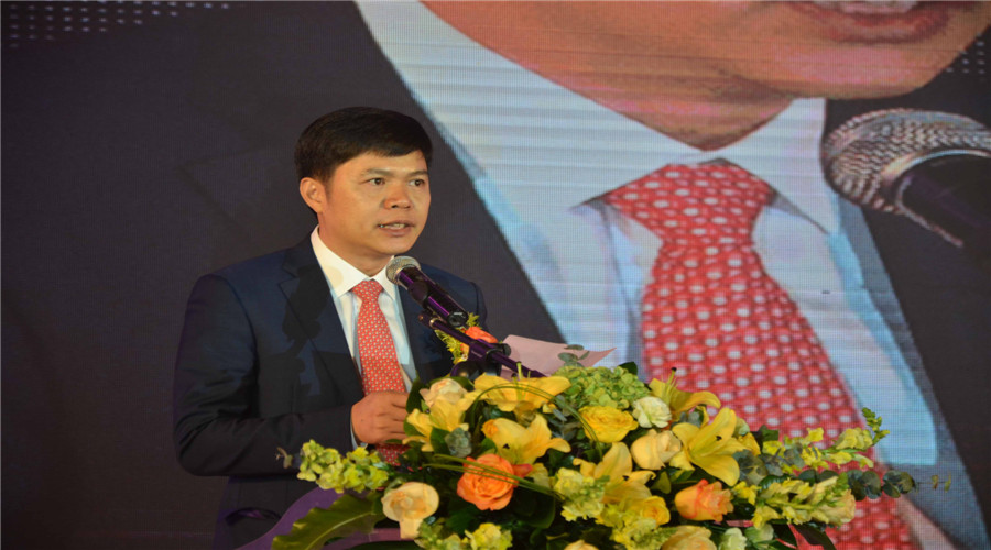 廣東偉業(yè)集團(tuán)董事長 潘偉津先生發(fā)表致辭