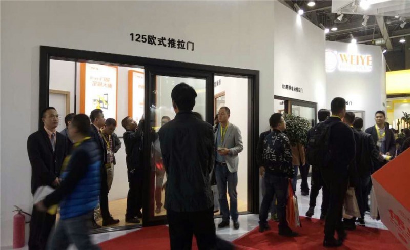 游客體驗(yàn)125歐式推拉門