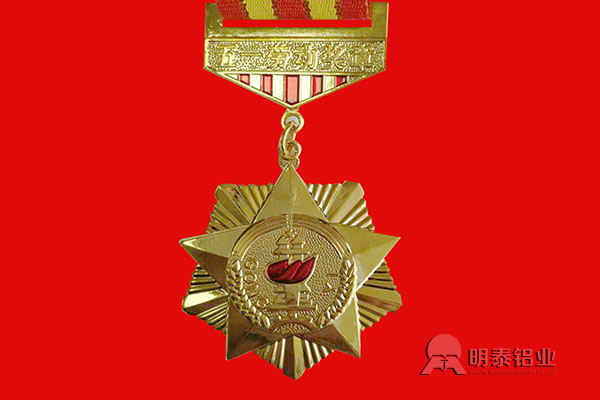 勞模王軍偉：在崗就要愛崗，愛崗就要敬業